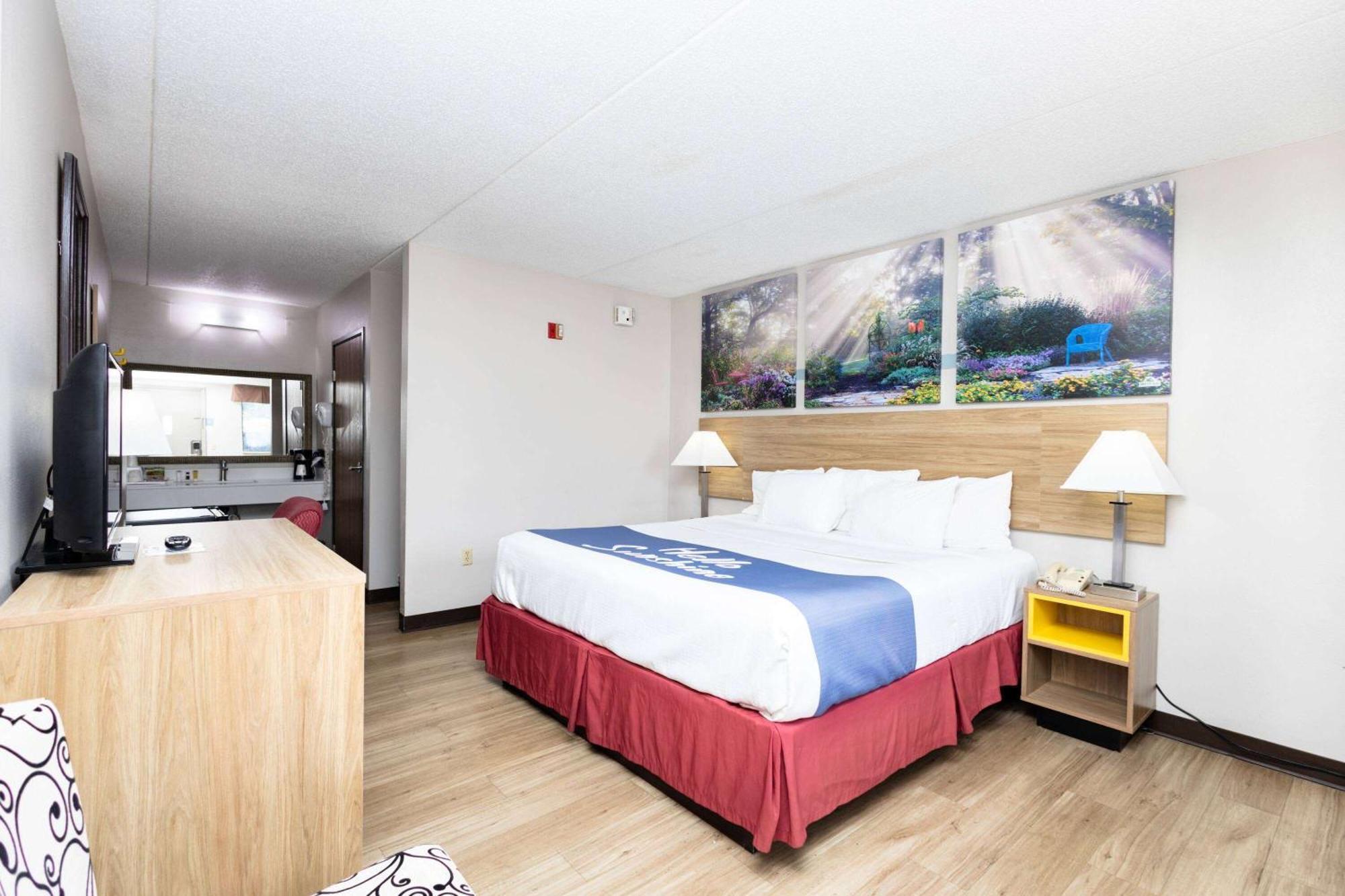 Days Inn By Wyndham Dayton Huber Heights Northeast Exterior foto